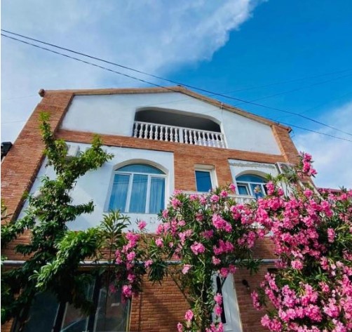 هتل ایساکا تفلیس